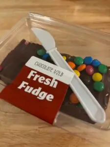 chocolate fudge with mini m&ms | classic chocolate homemade fudge